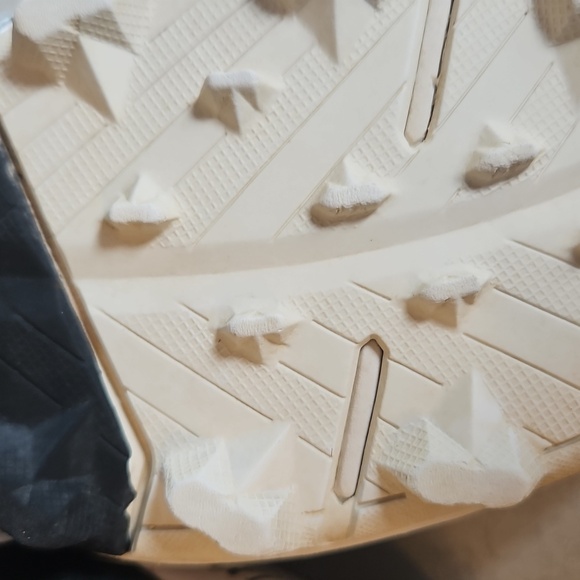 Under Armour Youth Baseball Cleats - Picture 12 of 13